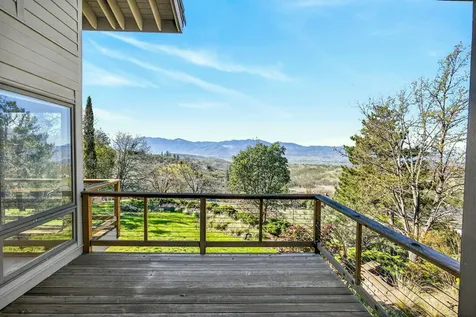 6023 Hillcrest Road Medford OR 97504