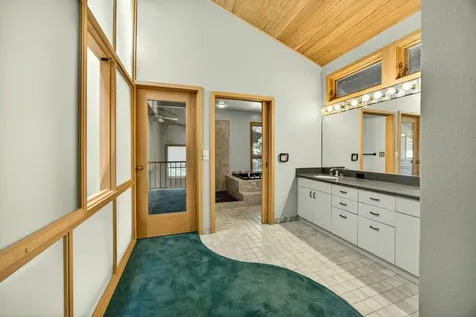 6023 Hillcrest Road Medford OR 97504