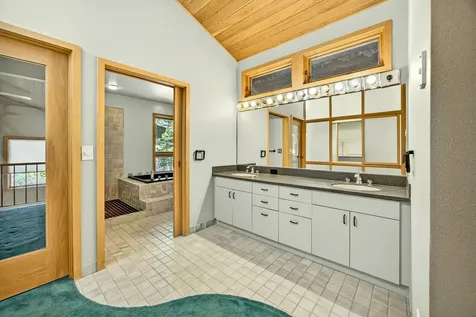 6023 Hillcrest Road Medford OR 97504