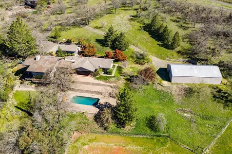 6023 Hillcrest Road Medford OR 97504