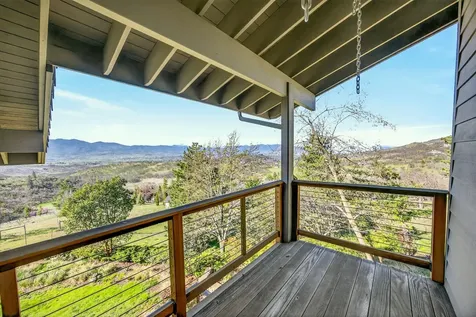 6023 Hillcrest Road Medford OR 97504