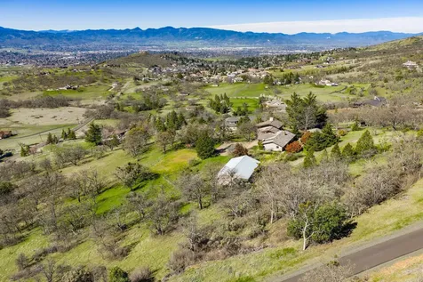 6023 Hillcrest Road Medford OR 97504