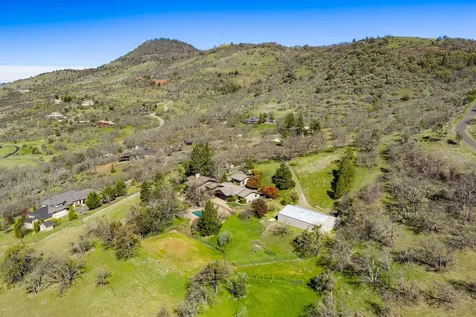 6023 Hillcrest Road Medford OR 97504