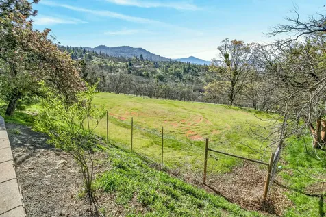 6023 Hillcrest Road Medford OR 97504