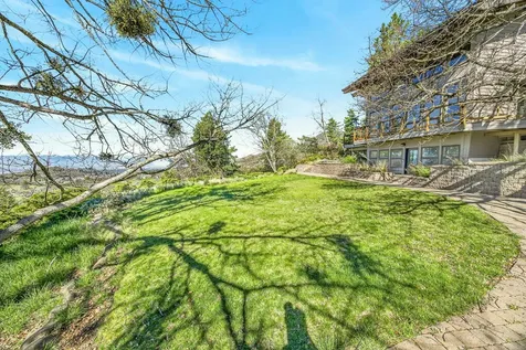 6023 Hillcrest Road Medford OR 97504