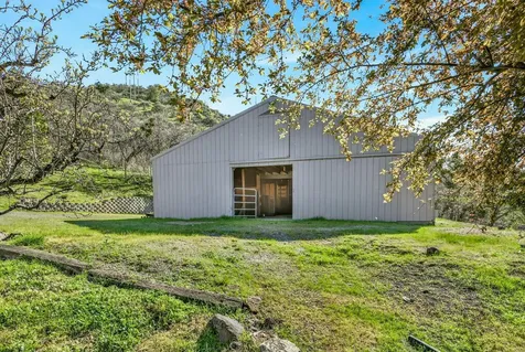 6023 Hillcrest Road Medford OR 97504