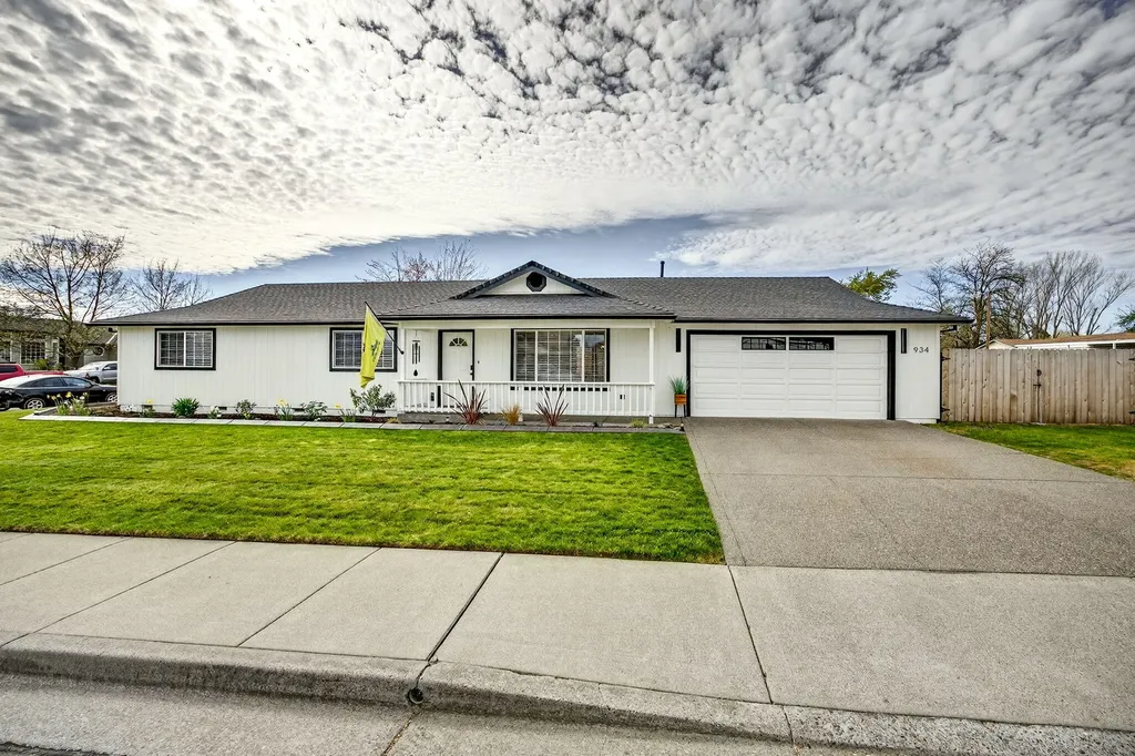 934 Pittview Avenue Central Point OR 97502