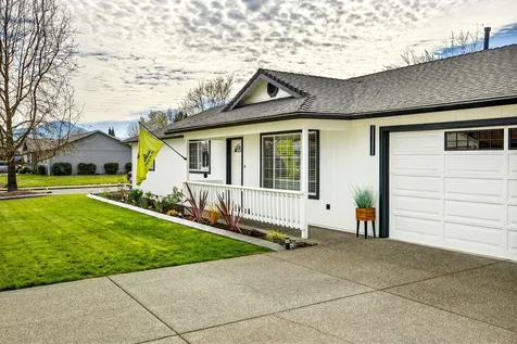 934 Pittview Avenue Central Point OR 97502