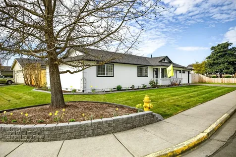 934 Pittview Avenue Central Point OR 97502