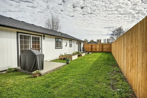 934 Pittview Avenue Central Point OR 97502