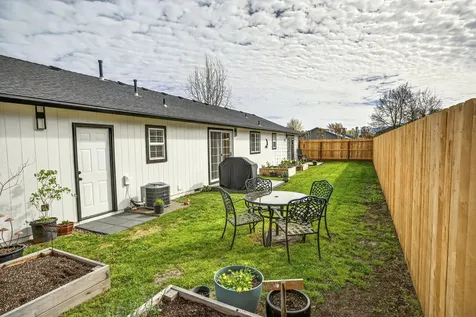 934 Pittview Avenue Central Point OR 97502