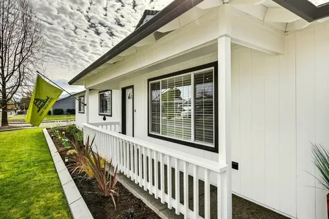 934 Pittview Avenue Central Point OR 97502
