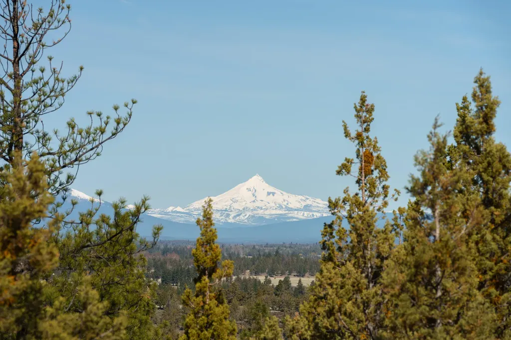 1784 NW Wild Rye Circle Bend OR 97703