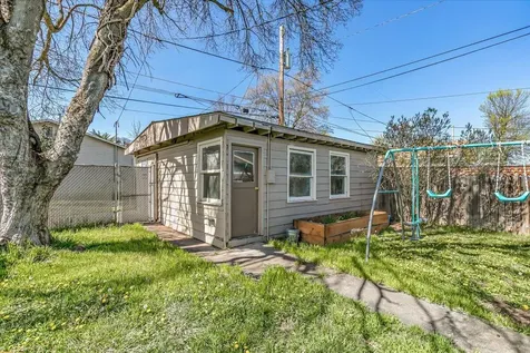 944 S Ivy Street Medford OR 97501