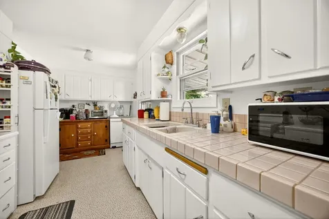 912 S Holly Street Medford OR 97501