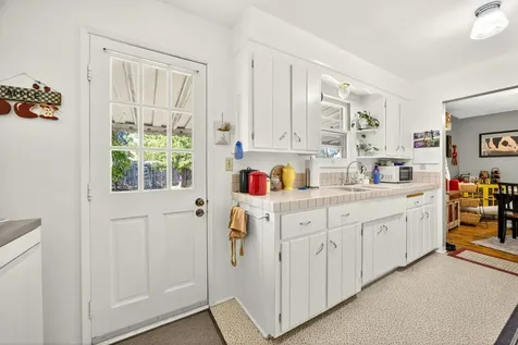 912 S Holly Street Medford OR 97501