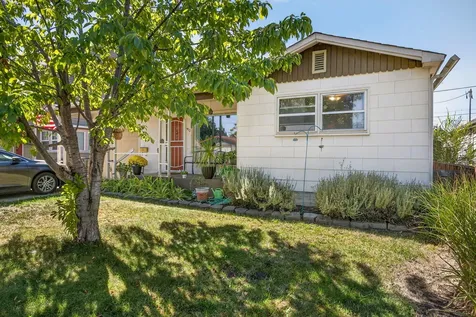 912 S Holly Street Medford OR 97501
