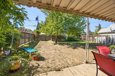 912 S Holly Street Medford OR 97501