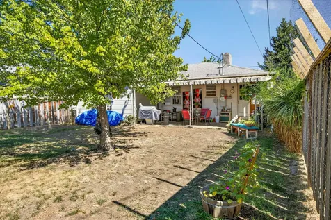 912 S Holly Street Medford OR 97501