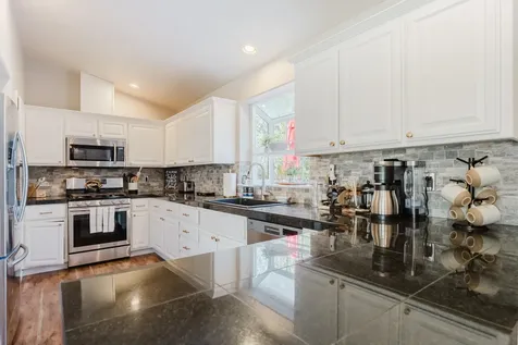 929 NE Lena Place Bend OR 97701