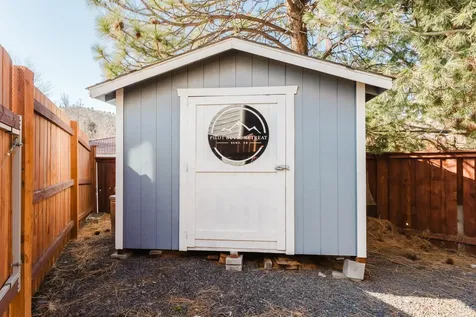 929 NE Lena Place Bend OR 97701