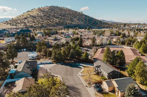 929 NE Lena Place Bend OR 97701