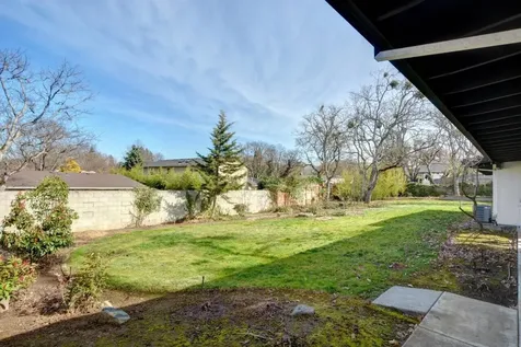 211 S Groveland Avenue Medford OR 97504
