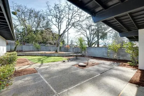 211 S Groveland Avenue Medford OR 97504