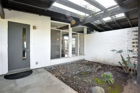 211 S Groveland Avenue Medford OR 97504
