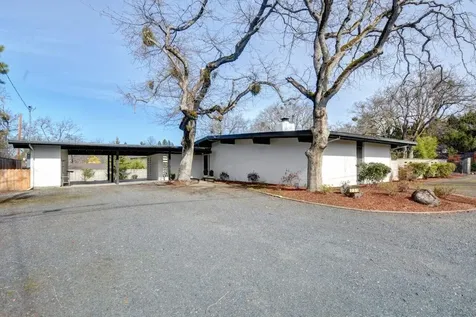 211 S Groveland Avenue Medford OR 97504