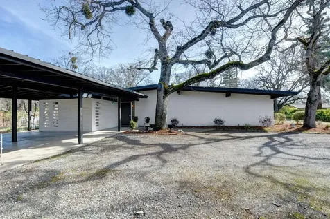 211 S Groveland Avenue Medford OR 97504