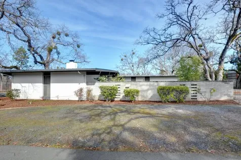 211 S Groveland Avenue Medford OR 97504