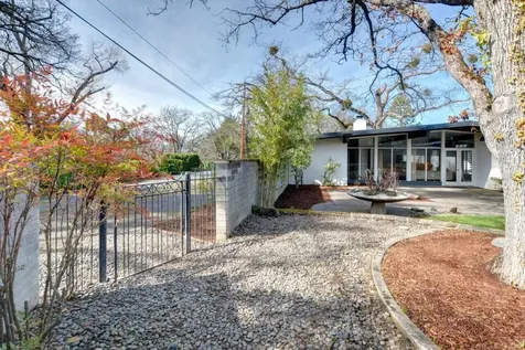 211 S Groveland Avenue Medford OR 97504