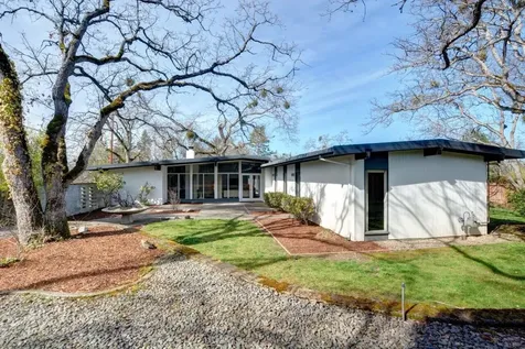 211 S Groveland Avenue Medford OR 97504