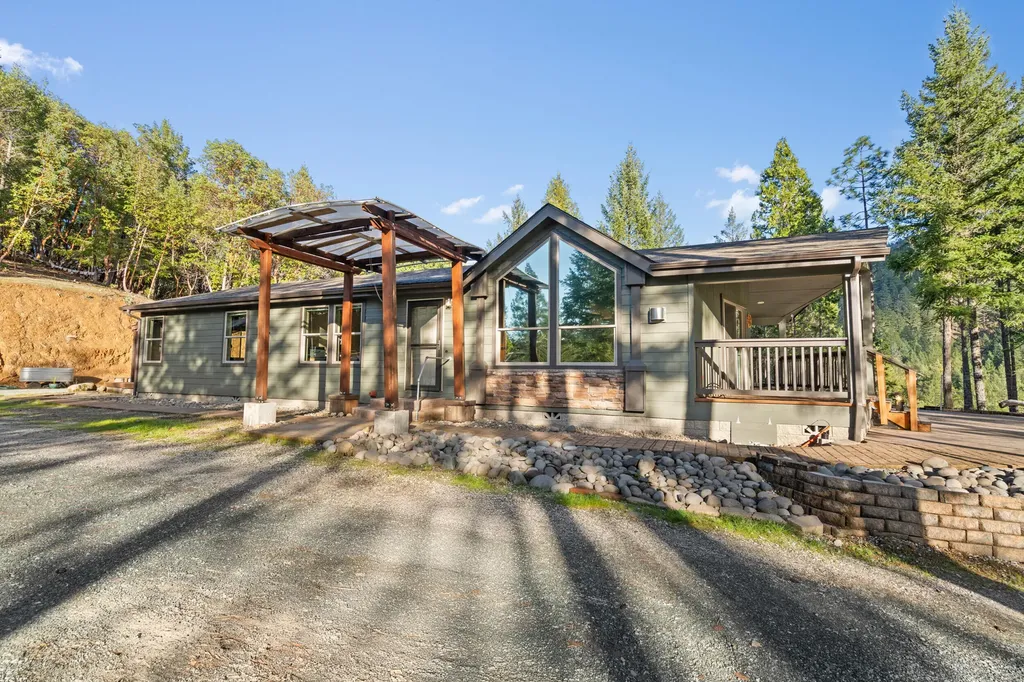 120 Siskiyou Drive Grants Pass OR 97526