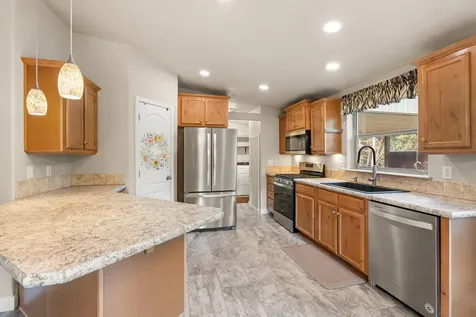 120 Siskiyou Drive Grants Pass OR 97526