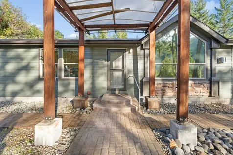 120 Siskiyou Drive Grants Pass OR 97526