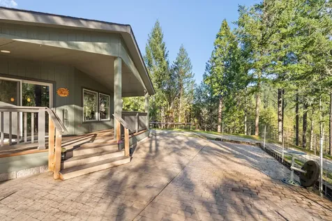 120 Siskiyou Drive Grants Pass OR 97526