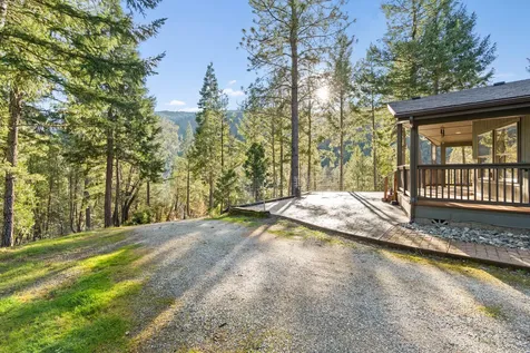 120 Siskiyou Drive Grants Pass OR 97526