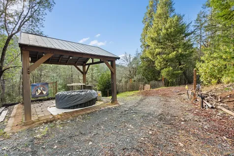 120 Siskiyou Drive Grants Pass OR 97526