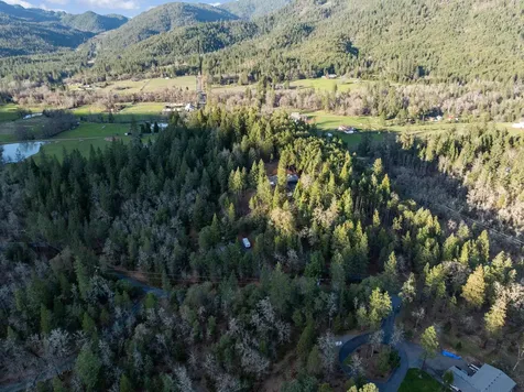 120 Siskiyou Drive Grants Pass OR 97526