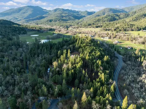 120 Siskiyou Drive Grants Pass OR 97526