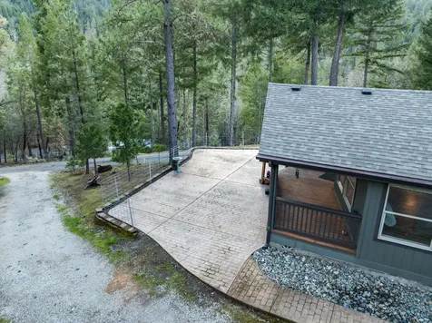 120 Siskiyou Drive Grants Pass OR 97526