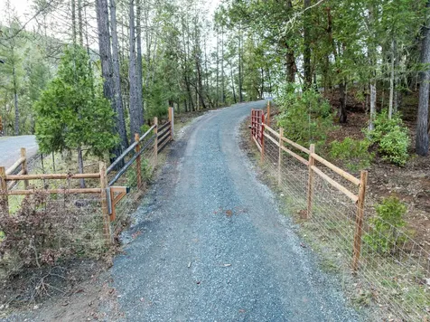 120 Siskiyou Drive Grants Pass OR 97526
