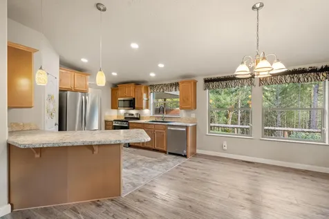120 Siskiyou Drive Grants Pass OR 97526