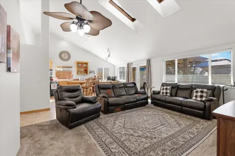 3053 Adams Circle Medford OR 97504