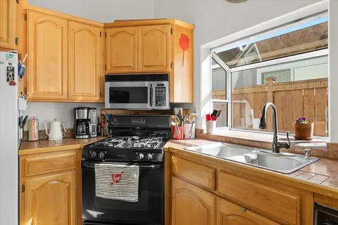 3053 Adams Circle Medford OR 97504