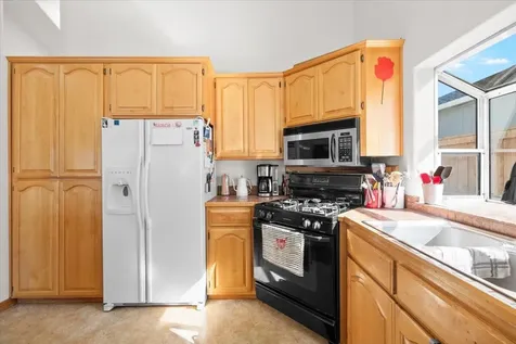 3053 Adams Circle Medford OR 97504