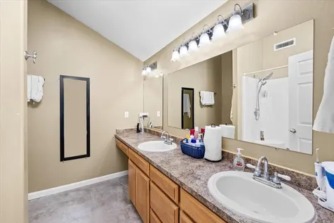 3053 Adams Circle Medford OR 97504