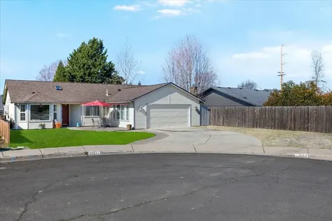3053 Adams Circle Medford OR 97504